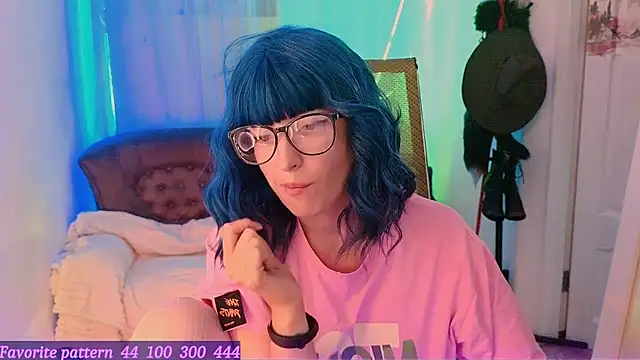 Toxic Ellies online show from July 2026 03:57:01 PM