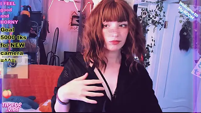 Toxic Ellies online show from February 2025 03:03:01 PM