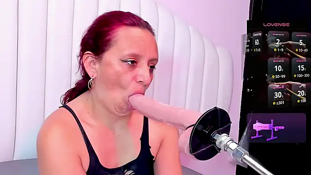 Issys milf online show from January 2026 03:30:02 PM