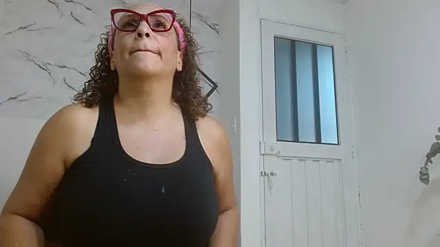 EvaMills1 online show from October 2025 05:13:02 PM