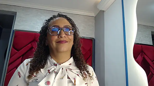 EvaMills1 online show from March 2025 08:00:02 PM