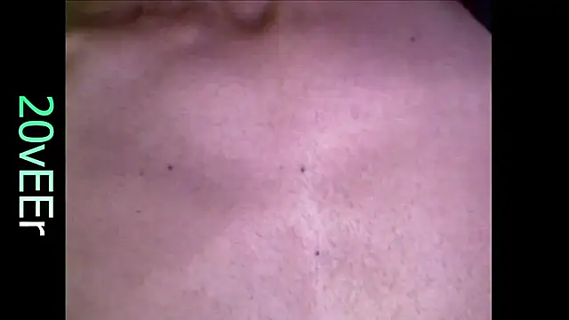 Snapshot of 20vEEr chatting on November 2025 08:53:02 PM 20vEEr online show from November 2025 08:53:02 PM