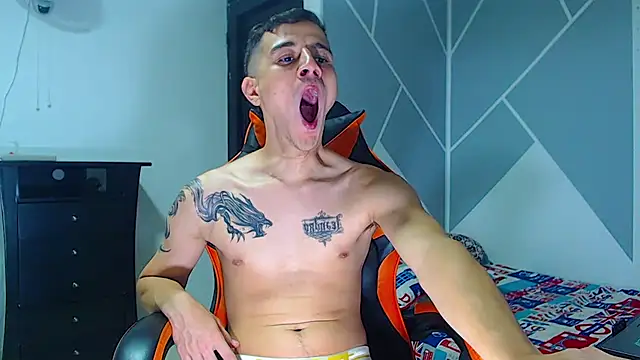 ADAM HOT online show from May 2026 12:10:02 AM