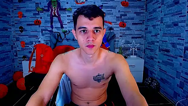 ADAM HOT online show from October 2025 09:35:01 PM