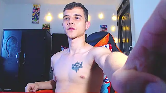 ADAM HOT online show from April 2026 10:46:01 PM