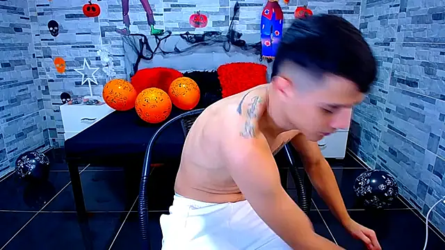 ADAM HOT online show from October 2025 09:27:02 PM