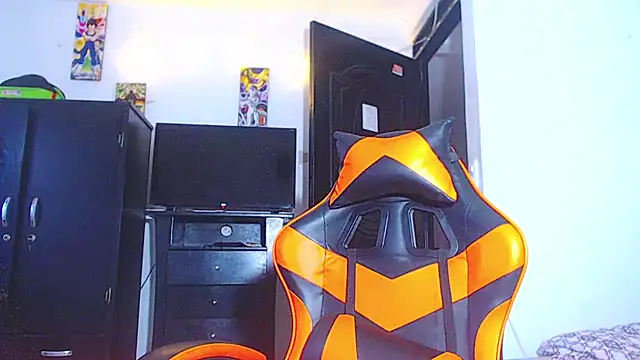 ADAM HOT online show from April 2026 11:00:01 PM