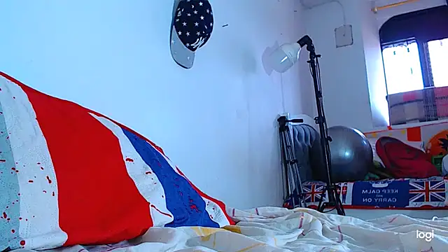 ADAM HOT online show from November 2025 08:57:01 PM