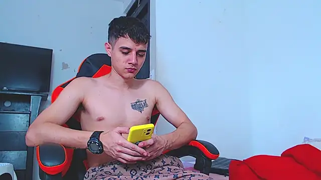 ADAM HOT online show from December 2025 08:33:01 PM