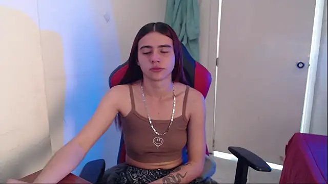 Maximesex online show from May 2026 01:32:02 PM