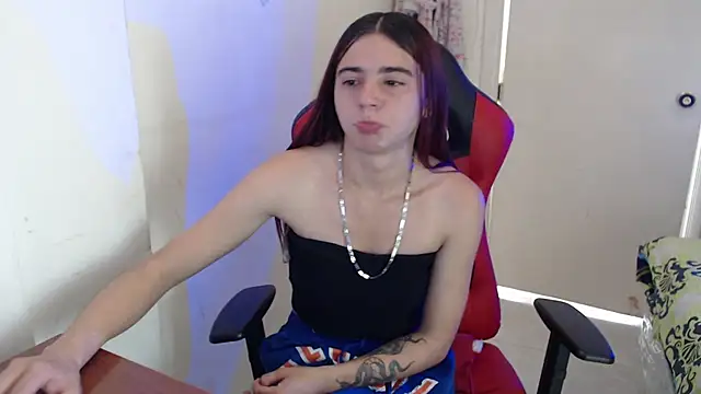 Snapshot of Maximesex chatting on June 2026 01:22:02 PM Maximesex online show from June 2026 01:22:02 PM