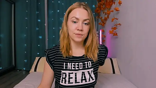 Snapshot of InsatiableFoxX chatting on September 2025 07:29:02 PM InsatiableFoxX online show from September 2025 07:29:02 PM