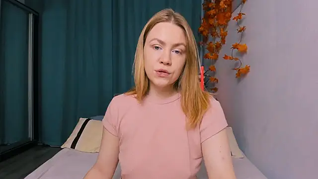 Snapshot of InsatiableFoxX chatting on November 2025 05:40:01 PM InsatiableFoxX online show from November 2025 05:40:01 PM