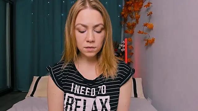 Snapshot of InsatiableFoxX chatting on October 2025 05:59:01 PM InsatiableFoxX online show from October 2025 05:59:01 PM