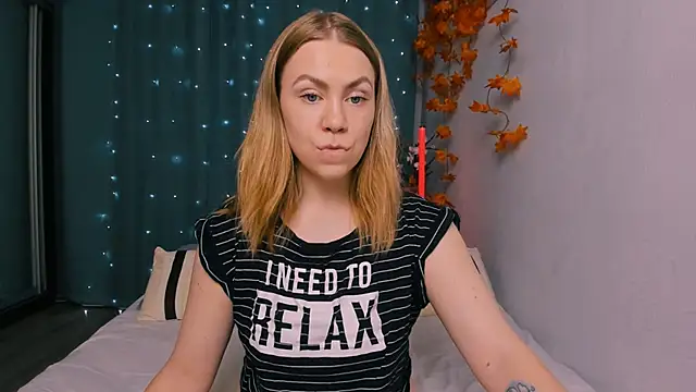 Snapshot of InsatiableFoxX chatting on November 2025 06:57:01 PM InsatiableFoxX online show from November 2025 06:57:01 PM