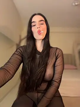 Mavi Coless online show from May 2026 02:05:02 AM