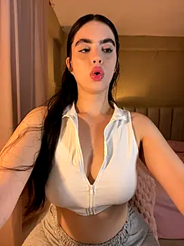 Mavi Coless online show from December 2025 12:50:01 AM