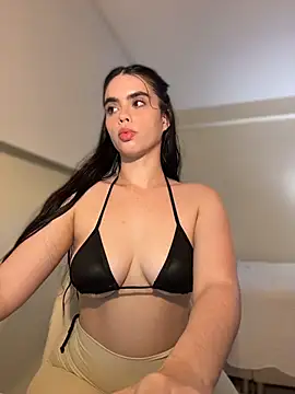 Mavi Coless online show from April 2026 12:38:01 AM