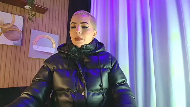 Camila Chainn online show from November 2025 05:19:02 AM