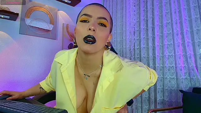 Camila Chainn online show from September 2025 12:11:01 PM