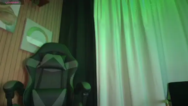 Camila Chainn online show from November 2025 06:28:01 AM