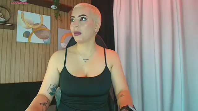 Camila Chainn online show from November 2025 05:51:02 AM