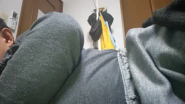 Snapshot of 07YUKIO chatting on November 2025 12:42:01 PM 07YUKIO online show from November 2025 12:42:01 PM