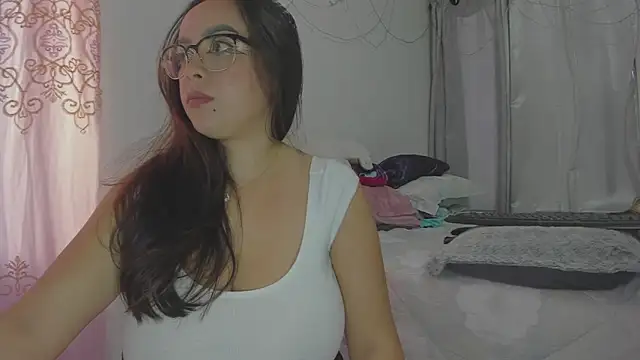 HARLEYNAPIER online show from February 2026 10:31:02 PM