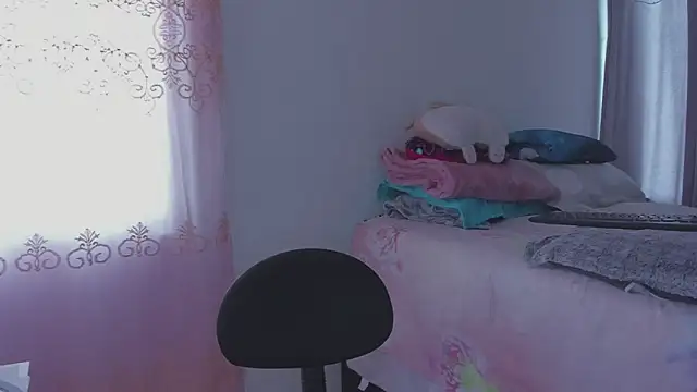 HARLEYNAPIER online show from February 2026 03:32:02 PM