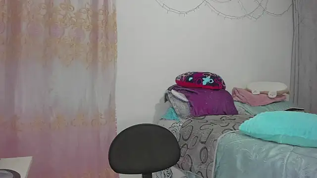 HARLEYNAPIER online show from April 2026 11:51:02 PM