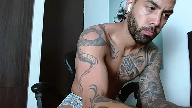 Snapshot of Hendry_ chatting on October 2025 02:55:01 AM Hendry online show from October 2025 02:55:01 AM