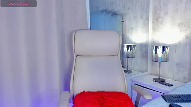 atenea roberts online show from September 2025 05:20:01 PM