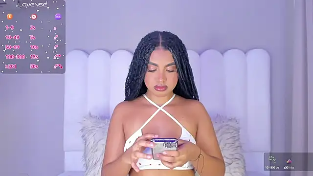 atenea roberts online show from September 2025 03:15:02 PM