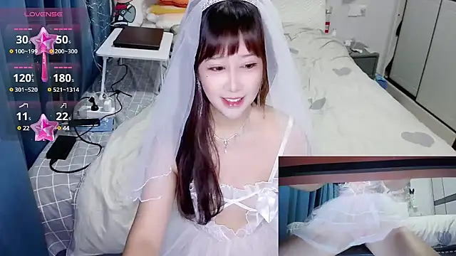 Snapshot of Angelababy001 chatting on December 2024 12:30:01 PM Angelababy001 online show from December 2024 12:30:01 PM