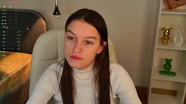 Snapshot of Alice__grace chatting on January 2025 09:26:02 PM Alice  grace online show from January 2025 09:26:02 PM