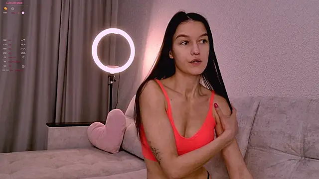 Alice  grace online show from October 2025 10:00:01 PM