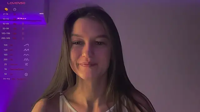 Snapshot of Alice__grace chatting on February 2025 04:13:02 PM Alice  grace online show from February 2025 04:13:02 PM