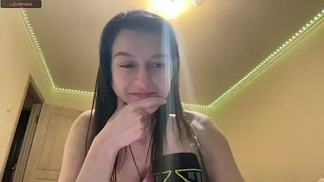 Snapshot of Alice__grace chatting on February 2025 02:44:01 PM Alice  grace online show from February 2025 02:44:01 PM