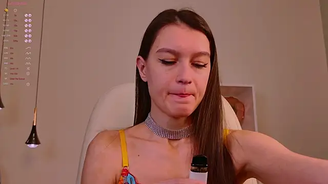 Snapshot of Alice__grace chatting on January 2025 04:47:01 AM Alice  grace online show from January 2025 04:47:01 AM
