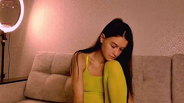 Alice  grace online show from November 2025 08:13:02 PM