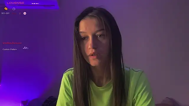 Snapshot of Alice__grace chatting on February 2025 07:38:01 PM Alice  grace online show from February 2025 07:38:01 PM