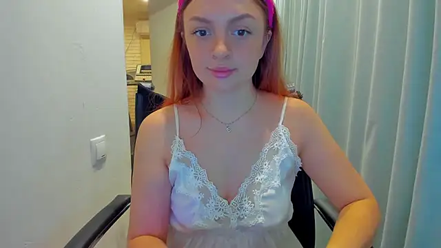 Snapshot of realfairy chatting on March 2025 08:48:02 PM realfairy online show from March 2025 08:48:02 PM
