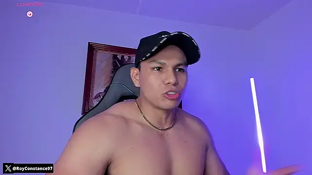 Snapshot of RoyConstance chatting on November 2025 06:40:02 AM RoyConstance online show from November 2025 06:40:02 AM