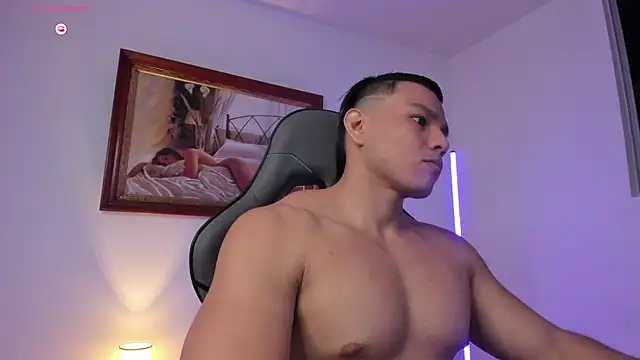 Snapshot of RoyConstance chatting on July 2026 03:18:02 AM RoyConstance online show from July 2026 03:18:02 AM