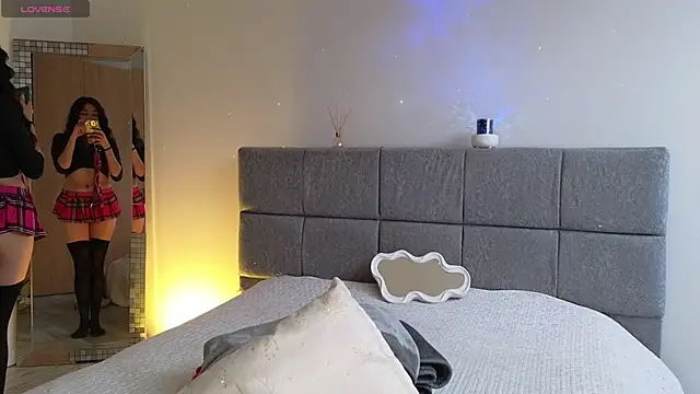 Soffimoon  online show from April 2026 08:57:01 PM