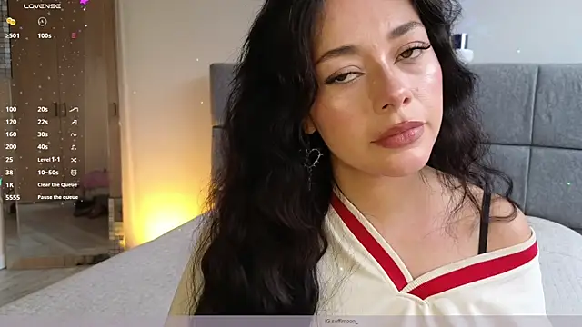 Soffimoon  online show from April 2026 09:11:02 PM