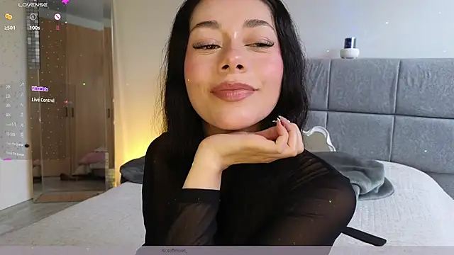 Soffimoon  online show from April 2026 08:37:02 PM