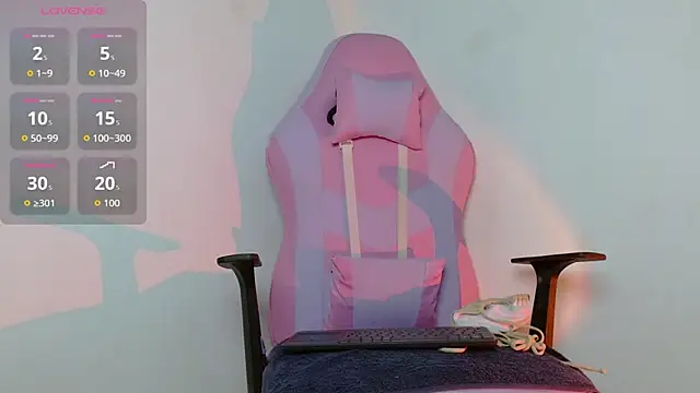 yulissa18 online show from November 2025 04:23:01 AM