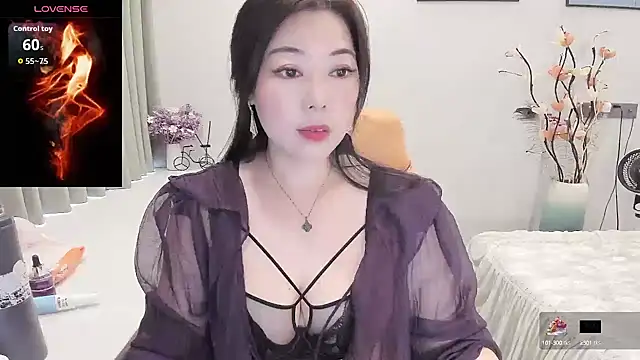Crystal Wings online show from September 2025 01:17:02 AM
