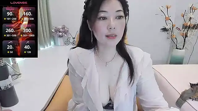 Crystal Wings online show from October 2025 02:32:01 AM